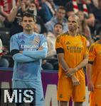 17.03.2025, Fussball, das FC Bayern Mnchen Legenden-Turnier FRANZ BECKENBAUER CUP, im SAP-Garden Mnchen. von links: Torwart Iker Casillas (Real Madrid), Pepe (Real Madrid),  