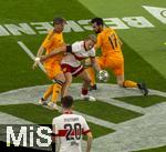 17.03.2025, Fussball, das FC Bayern Mnchen Legenden-Turnier FRANZ BECKENBAUER CUP, im SAP-Garden Mnchen. VfB Stuttgart gegen Real Madrid, Andreas Beck (Stuttgart), Velasco (Real Madrid), Alvaro Arbeloa (Real Madrid)