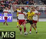 17.03.2025, Fussball, das FC Bayern Mnchen Legenden-Turnier FRANZ BECKENBAUER CUP, im SAP-Garden Mnchen. v.li: Christian Trsch (Stuttgart) gegen Moritz Leitner (Dortmund).