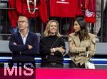 17.03.2025, Fussball, das FC Bayern Mnchen Legenden-Turnier FRANZ BECKENBAUER CUP, im SAP-Garden Mnchen. mitte: Ehefrau von Arjen Robben, Bernadien Eillert.