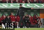 04.04.2025, Fussball 1. Bundesliga 2024/2025, 28. Spieltag, FC Augsburg - FC Bayern Mnchen, in der WWK-Arena Augsburg, Trainer Vincent Kompany (Bayern Mnchen)
 

