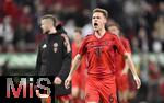 04.04.2025, Fussball 1. Bundesliga 2024/2025, 28. Spieltag, FC Augsburg - FC Bayern Mnchen, in der WWK-Arena Augsburg, Schlussjubel FC Bayern Mnchen, Joshua Kimmich (Bayern Mnchen)
 

