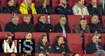 04.04.2025, Fussball 1. Bundesliga 2024/2025, 28. Spieltag, FC Augsburg - FC Bayern Mnchen, in der WWK-Arena Augsburg,  Vereinsfhrung des FC Bayern auf der Tribne. Mittlere Reihe v.li: -, Geschftsfhrer Michael Diederich (FC Bayern Mnchen), Sportvorstand Max Eberl (Bayern Mnchen), Vorstandsvorsitzender Jan-Christian Dreesen (FC Bayern Mnchen), Prsident Herbert Hainer (FC Bayern) 