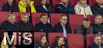 04.04.2025, Fussball 1. Bundesliga 2024/2025, 28. Spieltag, FC Augsburg - FC Bayern Mnchen, in der WWK-Arena Augsburg,  Vereinsfhrung des FC Bayern auf der Tribne. Mittlere Reihe v.li: -, Geschftsfhrer Michael Diederich (FC Bayern Mnchen), Sportvorstand Max Eberl (Bayern Mnchen), Vorstandsvorsitzender Jan-Christian Dreesen (FC Bayern Mnchen), Prsident Herbert Hainer (FC Bayern) 