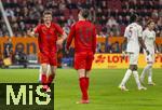 04.04.2025, Fussball 1. Bundesliga 2024/2025, 28. Spieltag, FC Augsburg - FC Bayern Mnchen, in der WWK-Arena Augsburg, Torjubel v.li: Thomas Mller (FC Bayern Mnchen) mit Leroy Sane (Bayern Mnchen).