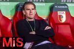 04.04.2025, Fussball 1. Bundesliga 2024/2025, 28. Spieltag, FC Augsburg - FC Bayern Mnchen, in der WWK-Arena Augsburg, Sportdirektor Christoph Freund (Bayern Mnchen) auf der Bank  