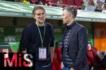 04.04.2025, Fussball 1. Bundesliga 2024/2025, 28. Spieltag, FC Augsburg - FC Bayern Mnchen, in der WWK-Arena Augsburg, v.li: Sportdirektor Christoph Freund (Bayern Mnchen) mit Sportdirektor Marenko Jurendic (FC Augsburg) 