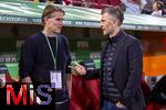 04.04.2025, Fussball 1. Bundesliga 2024/2025, 28. Spieltag, FC Augsburg - FC Bayern Mnchen, in der WWK-Arena Augsburg, v.li: Sportdirektor Christoph Freund (Bayern Mnchen) mit Sportdirektor Marenko Jurendic (FC Augsburg) 