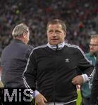 04.04.2025, Fussball 1. Bundesliga 2024/2025, 28. Spieltag, FC Augsburg - FC Bayern Mnchen, in der WWK-Arena Augsburg, Sportvorstand Max Eberl (Bayern Mnchen) nachdenklich 