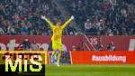 04.04.2025, Fussball 1. Bundesliga 2024/2025, 28. Spieltag, FC Augsburg - FC Bayern Mnchen, in der WWK-Arena Augsburg, Torwart Jonas Urbig (FC Bayern Mnchen) 