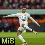 04.04.2025, Fussball 1. Bundesliga 2024/2025, 28. Spieltag, FC Augsburg - FC Bayern Mnchen, in der WWK-Arena Augsburg, Alexis Julian Claude-Maurice (FC Augsburg) am Ball 