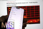 07.04.2025, Thema Zollstreit und Brsenbeben: Tagesaktuelle Brsen-Daten auf einem iPhone16 Smartphone-Screen: Aktuelle Daten vom DAX zeigen massive Kursverluste am Montag 07. April 2025 aufgrund der Zlle von Prsident Trump in den USA.