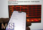 07.04.2025, Thema Brsenbeben nach dem Zoll-Streit aus Amerika: Tagesaktuelle Brsen-Daten auf einem iPhone16 Smartphone-Screen: Aktuelle Daten vom DAX zeigen massive Kursverluste am Montag 07. April 2025 aufgrund der Zlle von Prsident Trump in den USA.