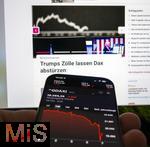 07.04.2025, Thema Brsenbeben nach dem Zoll-Streit aus Amerika: Tagesaktuelle Brsen-Daten auf einem iPhone16 Smartphone-Screen: Aktuelle Daten vom DAX zeigen massive Kursverluste am Montag 07. April 2025 aufgrund der Zlle von Prsident Trump in den USA.