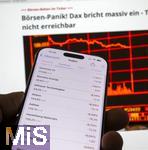 07.04.2025, Thema Brsenbeben nach dem Zoll-Streit aus Amerika: Tagesaktuelle Brsen-Daten auf einem iPhone16 Smartphone-Screen: Aktuelle Daten vom DAX zeigen massive Kursverluste am Montag 07. April 2025 aufgrund der Zlle von Prsident Trump in den USA.
