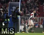 08.04.2025,  Fussball UEFA Championsleague 2024/2025: Viertelfinale Hinspiel, FC Bayern Mnchen - Inter Mailand, in der Allianz-Arena Mnchen. Leon Goretzka (FC Bayern Mnchen) luft zum Aufwmen ins Stadion

