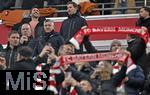 08.04.2025,  Fussball UEFA Championsleague 2024/2025: Viertelfinale Hinspiel, FC Bayern Mnchen - Inter Mailand, in der Allianz-Arena Mnchen. Trainer Julian Nagelsmann (Deutschland) steht ber Prsident Herbert Hainer (FC Bayern) 
  

