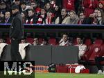 08.04.2025,  Fussball UEFA Championsleague 2024/2025: Viertelfinale Hinspiel, FC Bayern Mnchen - Inter Mailand, in der Allianz-Arena Mnchen. v.l. Trainer Vincent Kompany (FC Bayern Mnchen) und Thomas Mller (FC Bayern Mnchen) 
  


