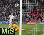 08.04.2025,  Fussball UEFA Championsleague 2024/2025: Viertelfinale Hinspiel, FC Bayern Mnchen - Inter Mailand, in der Allianz-Arena Mnchen. Harry Kane (FC Bayern Mnchen) trifft an den Pfosten. Torwart Yann Sommer (Inter Mailand) hat Glck
  

