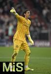 08.04.2025,  Fussball UEFA Championsleague 2024/2025: Viertelfinale Hinspiel, FC Bayern Mnchen - Inter Mailand, in der Allianz-Arena Mnchen. Torwart Yann Sommer (Inter Mailand) gestikuliert und brllt
  

