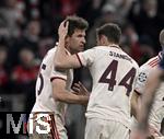 08.04.2025,  Fussball UEFA Championsleague 2024/2025: Viertelfinale Hinspiel, FC Bayern Mnchen - Inter Mailand, in der Allianz-Arena Mnchen. Torjubel v.l. Thomas Mller (FC Bayern Mnchen) und Josip Stanisic (Bayern Mnchen) 
  

