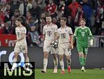 08.04.2025,  Fussball UEFA Championsleague 2024/2025: Viertelfinale Hinspiel, FC Bayern Mnchen - Inter Mailand, in der Allianz-Arena Mnchen.v.l. Josip Stanisic (Bayern Mnchen), Eric Dier (FC Bayern Mnchen), Joshua Kimmich (FC Bayern Mnchen) und Torwart Jonas Urbig (FC Bayern Mnchen) 
  

