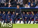 08.04.2025,  Fussball UEFA Championsleague 2024/2025: Viertelfinale Hinspiel, FC Bayern Mnchen - Inter Mailand, in der Allianz-Arena Mnchen. Trainer Simone Inzaghi (Inter Mailand) aufgeregt an der Seitenlinie.