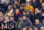 08.04.2025,  Fussball UEFA Championsleague 2024/2025: Viertelfinale Hinspiel, FC Bayern Mnchen - Inter Mailand, in der Allianz-Arena Mnchen. Der derzeit verletzte Torwart Manuel Neuer (li, FC Bayern Mnchen) muss das Spiel mit seiner Frau Anika von der Tribne mit ansehen.