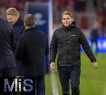 08.04.2025,  Fussball UEFA Championsleague 2024/2025: Viertelfinale Hinspiel, FC Bayern Mnchen - Inter Mailand, in der Allianz-Arena Mnchen. re; Sportdirektor Christoph Freund (Bayern Mnchen) nachdenklich 
