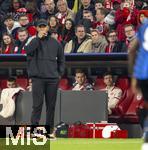 08.04.2025,  Fussball UEFA Championsleague 2024/2025: Viertelfinale Hinspiel, FC Bayern Mnchen - Inter Mailand, in der Allianz-Arena Mnchen. re: Thomas Mller (FC Bayern Mnchen) von Anbeginn auf der Bank. 2.v.re, Torwart Daniel Peretz (FC Bayern Mnchen), vorne Trainer Vincent Kompany (FC Bayern Mnchen) 