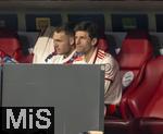 08.04.2025,  Fussball UEFA Championsleague 2024/2025: Viertelfinale Hinspiel, FC Bayern Mnchen - Inter Mailand, in der Allianz-Arena Mnchen. re: Thomas Mller (FC Bayern Mnchen) von Anbeginn auf der Bank. 2.v.re, Torwart Daniel Peretz (FC Bayern Mnchen)
