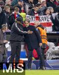 08.04.2025,  Fussball UEFA Championsleague 2024/2025: Viertelfinale Hinspiel, FC Bayern Mnchen - Inter Mailand, in der Allianz-Arena Mnchen. Shakehands nach dem Schlusspfiff, v.li: Trainer Vincent Kompany (FC Bayern Mnchen), Trainer Simone Inzaghi (Inter Mailand) 