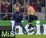 08.04.2025,  Fussball UEFA Championsleague 2024/2025: Viertelfinale Hinspiel, FC Bayern Mnchen - Inter Mailand, in der Allianz-Arena Mnchen. Torjubel Davide Frattesi (re, Inter Mailand) zum 2:0 Siegtreffer. 