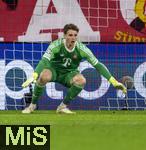 08.04.2025,  Fussball UEFA Championsleague 2024/2025: Viertelfinale Hinspiel, FC Bayern Mnchen - Inter Mailand, in der Allianz-Arena Mnchen. Torwart Jonas Urbig (FC Bayern Mnchen) konzentriert