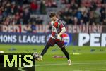 08.04.2025,  Fussball UEFA Championsleague 2024/2025: Viertelfinale Hinspiel, FC Bayern Mnchen - Inter Mailand, in der Allianz-Arena Mnchen. Torwart Leon Klanac (Bayern Mnchen) beim Aufwrmen.