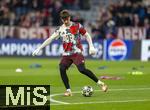 08.04.2025,  Fussball UEFA Championsleague 2024/2025: Viertelfinale Hinspiel, FC Bayern Mnchen - Inter Mailand, in der Allianz-Arena Mnchen. Torwart Leon Klanac (Bayern Mnchen) beim Aufwrmen.