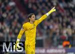 08.04.2025,  Fussball UEFA Championsleague 2024/2025: Viertelfinale Hinspiel, FC Bayern Mnchen - Inter Mailand, in der Allianz-Arena Mnchen. Torwart Yann Sommer (Inter Mailand) gibt Anweisungen.
