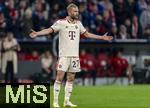 08.04.2025,  Fussball UEFA Championsleague 2024/2025: Viertelfinale Hinspiel, FC Bayern Mnchen - Inter Mailand, in der Allianz-Arena Mnchen. Konrad Laimer (FC Bayern Mnchen) ratlos 