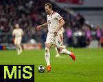 08.04.2025,  Fussball UEFA Championsleague 2024/2025: Viertelfinale Hinspiel, FC Bayern Mnchen - Inter Mailand, in der Allianz-Arena Mnchen. Harry Kane (FC Bayern Mnchen) am Ball 