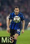 08.04.2025,  Fussball UEFA Championsleague 2024/2025: Viertelfinale Hinspiel, FC Bayern Mnchen - Inter Mailand, in der Allianz-Arena Mnchen. Michael Scott (FC Bayern Mnchen) am Ball 