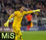08.04.2025,  Fussball UEFA Championsleague 2024/2025: Viertelfinale Hinspiel, FC Bayern Mnchen - Inter Mailand, in der Allianz-Arena Mnchen. Torwart Yann Sommer (Inter Mailand) gibt Anweisungen. 