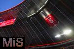 08.04.2025,  Fussball UEFA Championsleague 2024/2025: Viertelfinale Hinspiel, FC Bayern Mnchen - Inter Mailand, in der Allianz-Arena Mnchen.  Gedenken an den verstorbenen Franz Beckenbauer, ein groes Trikot mit der Nr.5 hngt am Stadiondach und ist jetzt sogar speziell beleuchtet.