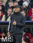 08.04.2025,  Fussball UEFA Championsleague 2024/2025: Viertelfinale Hinspiel, FC Bayern Mnchen - Inter Mailand, in der Allianz-Arena Mnchen. Trainer Vincent Kompany (FC Bayern Mnchen) 
