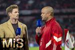 08.04.2025,  Fussball UEFA Championsleague 2024/2025: Viertelfinale Hinspiel, FC Bayern Mnchen - Inter Mailand, in der Allianz-Arena Mnchen. Trainer Vincent Kompany (re, FC Bayern Mnchen) beim Interview 