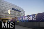 08.04.2025,  Fussball UEFA Championsleague 2024/2025: Viertelfinale Hinspiel, FC Bayern Mnchen - Inter Mailand, in der Allianz-Arena Mnchen. Zugang fr die Fans ber die Esplanade zum Stadion.  Am Plakat steht: Road to Munich (Finale Championsleague 2025). 