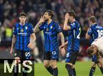 08.04.2025,  Fussball UEFA Championsleague 2024/2025: Viertelfinale Hinspiel, FC Bayern Mnchen - Inter Mailand, in der Allianz-Arena Mnchen. Alessandro Bastoni (Inter Mailand), Francesco Acerbi (Inter Mailand), Benjamin Pavard (Inter Mailand) 