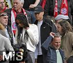 12.04.2025, Fussball 1. Bundesliga 2024/2025, 29. Spieltag,  FC Bayern Mnchen - Borussia Dortmund, in der Allianz-Arena Mnchen. Jamal Musiala (FC Bayern Mnchen) als Zuschauer auf der Tribne mit .


