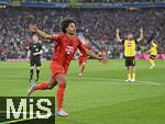 12.04.2025, Fussball 1. Bundesliga 2024/2025, 29. Spieltag,  FC Bayern Mnchen - Borussia Dortmund, in der Allianz-Arena Mnchen. Serge Gnabry (FC Bayern Mnchen) jubelt.

