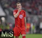 12.04.2025, Fussball 1. Bundesliga 2024/2025, 29. Spieltag,  FC Bayern Mnchen - Borussia Dortmund, in der Allianz-Arena Mnchen. Harry Kane (FC Bayern Mnchen) nachdenklich.

