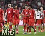 12.04.2025, Fussball 1. Bundesliga 2024/2025, 29. Spieltag,  FC Bayern Mnchen - Borussia Dortmund, in der Allianz-Arena Mnchen. v.l. Eric Dier (FC Bayern Mnchen), Michael Olise (FC Bayern Mnchen), Thomas Mller (FC Bayern Mnchen), Kingsley Coman (FC Bayern Mnchen) sind nach dem Spiel enttuscht

